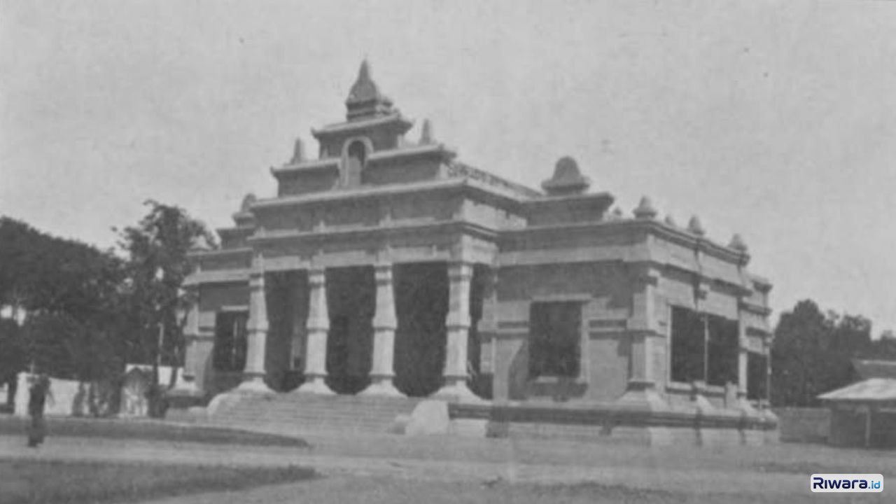 Societeit Sasana Soeka sekarang menjadi Monumen Pers